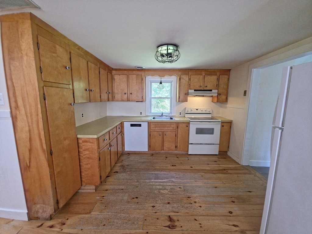 48 Sofia Road Stoughton, MA 02072 - Photo 11 of 32 Gallery Image 11
