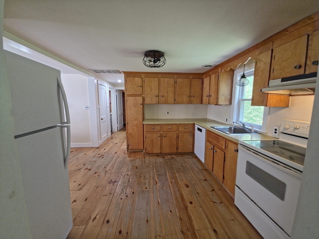 48 Sofia Road Stoughton, MA 02072 - Photo 10 of 32 Gallery Image 10