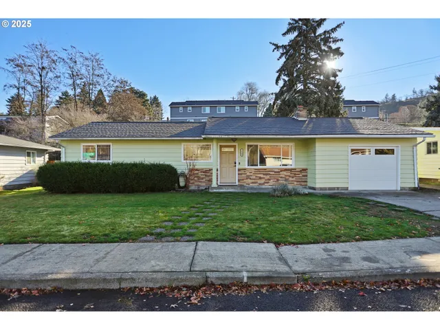 $379,900 | 2500 Wright Street, The Dalles, OR 97058
