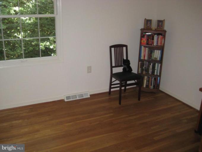 11618 Foxclove Road Reston, VA 20191 - Photo 11 of 14 Bedroom #3