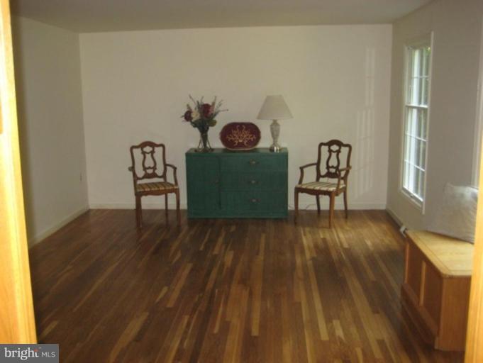 11618 Foxclove Road Reston, VA 20191 - Photo 7 of 14 Separate living room with southern exposure.