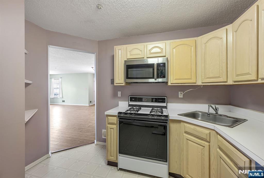 1144 Garrison Court Mahwah, NJ 07430 - Photo 12 of 31