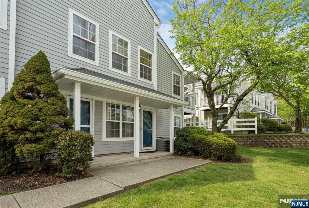 1144 Garrison Court Mahwah, NJ 07430 - Photo 3 of 31