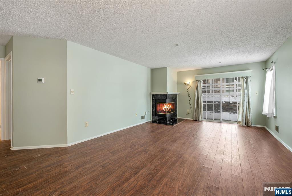 1144 Garrison Court Mahwah, NJ 07430 - Photo 7 of 31