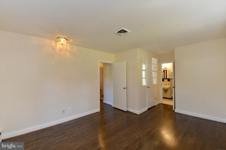 3007 Sayre Road Fairfax, VA 22031 - Photo 20 of 30 Bedroom (Master)