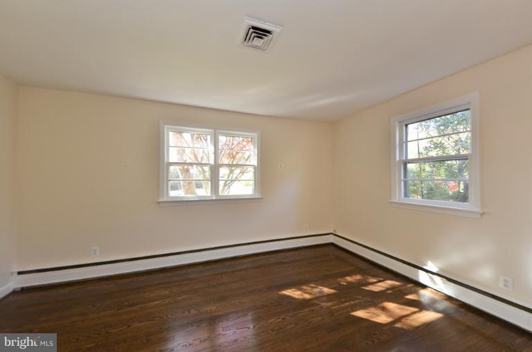 3007 Sayre Road Fairfax, VA 22031 - Photo 26 of 30 Bedroom (Master)