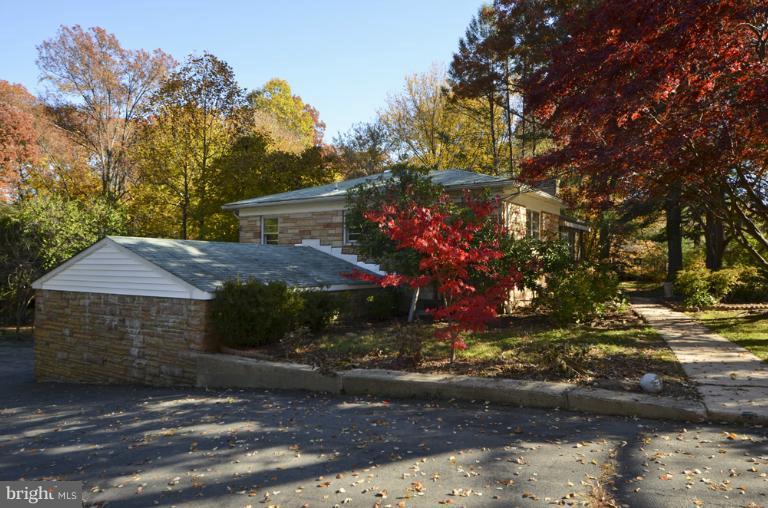 3007 Sayre Road Fairfax, VA 22031 - Photo 10 of 30 Exterior (Front)
