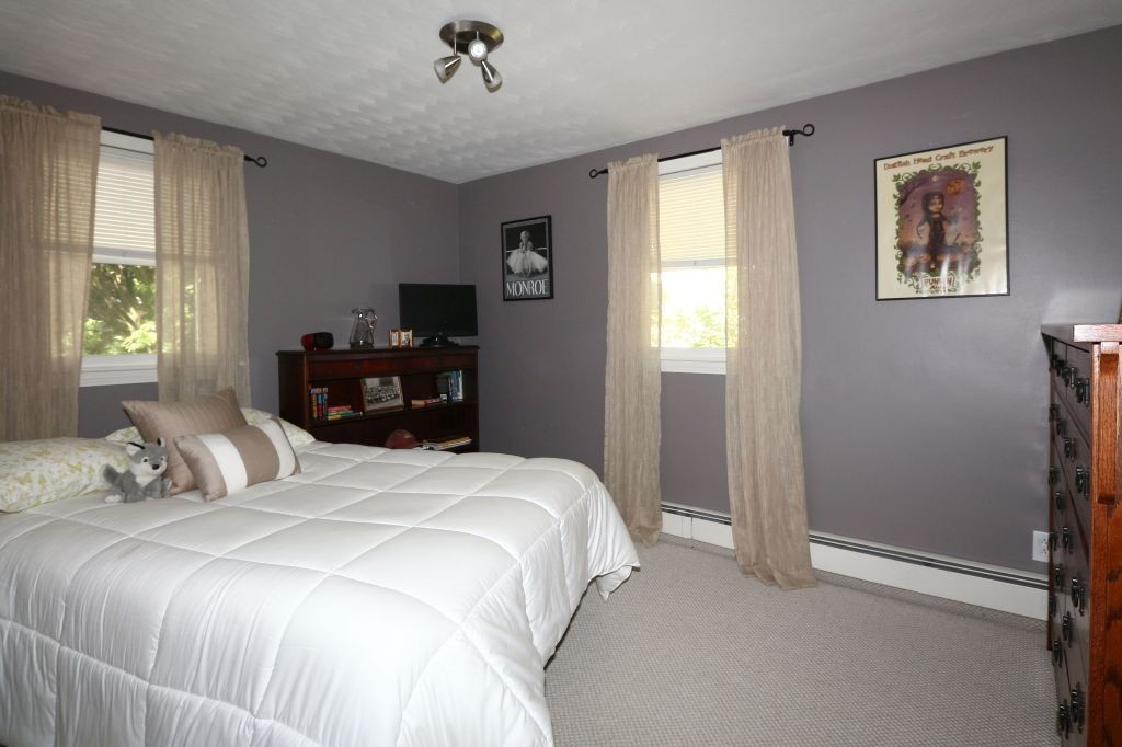 18 Griffin Road Framingham, MA 01701 - Photo 12 of 18