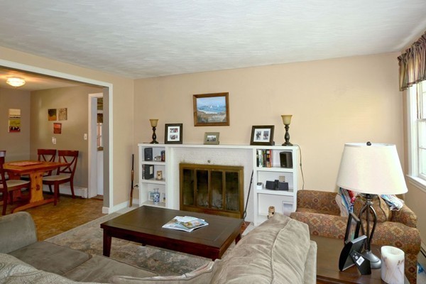 18 Griffin Road Framingham, MA 01701 - Photo 5 of 18
