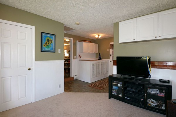 18 Griffin Road Framingham, MA 01701 - Photo 9 of 18