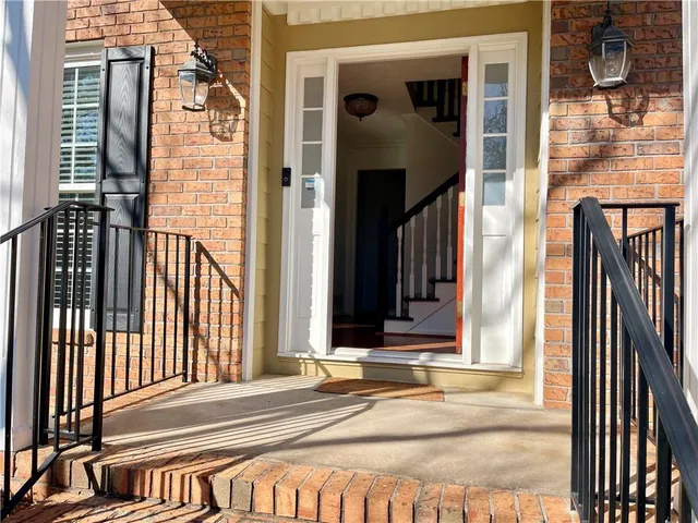 a view of a entrance door of the house