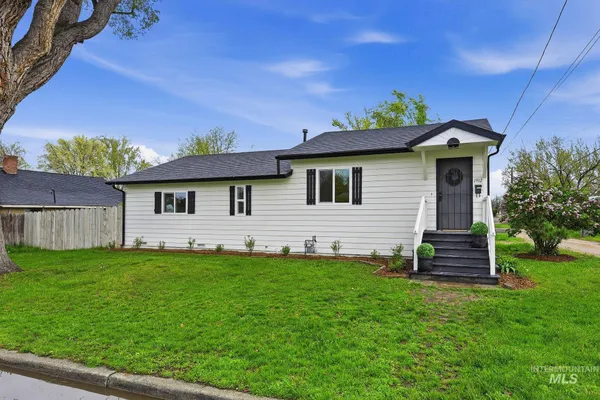 $315,000 | 1912 5th Street South, Nampa, ID 83651