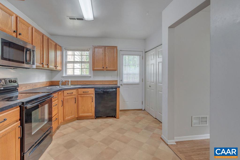978 Rockcreek Road Charlottesville, VA 22903 - Photo 14 of 56 Gallery Image 14