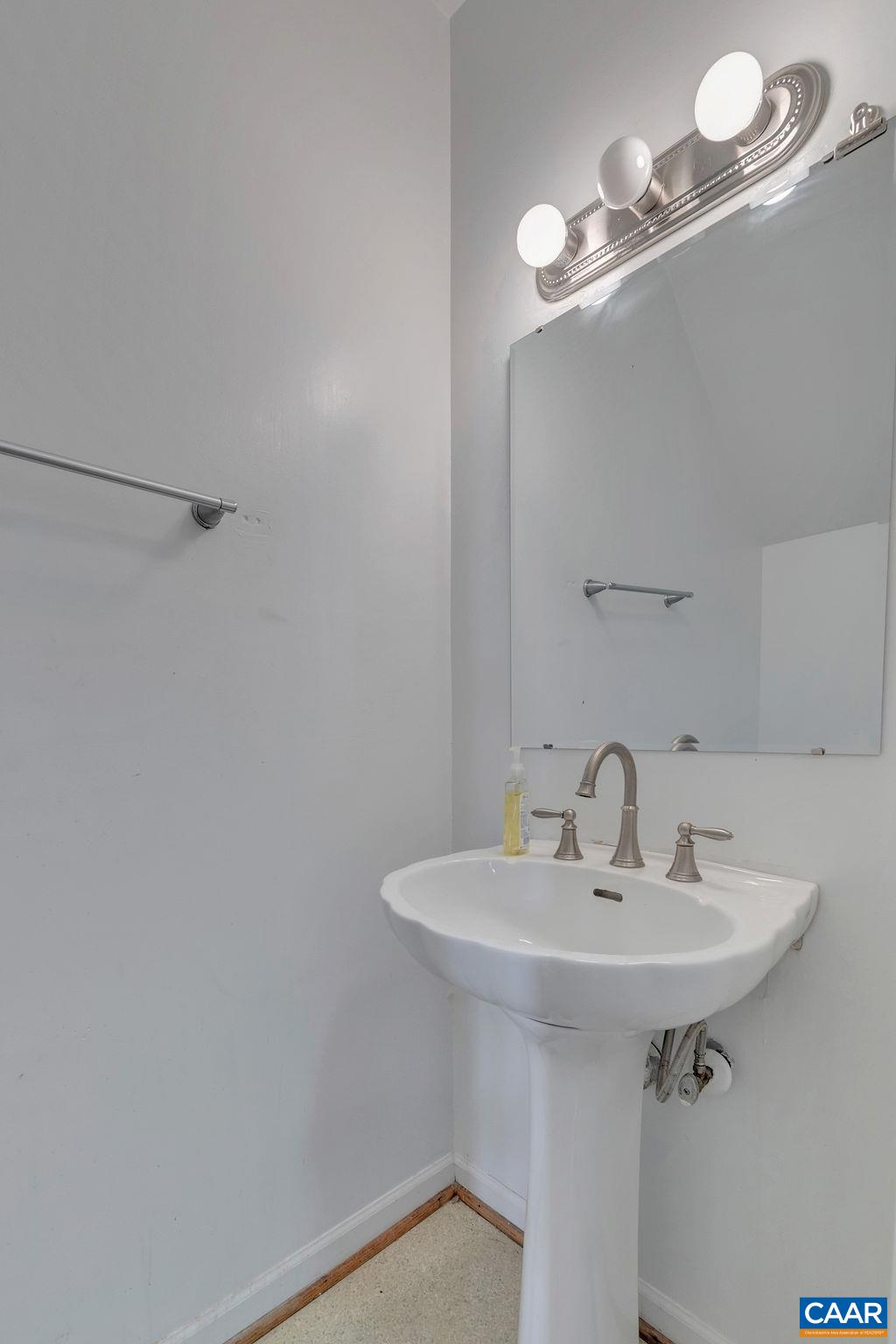 978 Rockcreek Road Charlottesville, VA 22903 - Photo 16 of 56 Gallery Image 16
