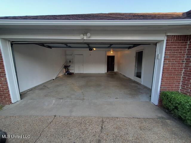 1017 Craig Circle Ridgeland, MS 39157 - Photo 17 of 17 garage