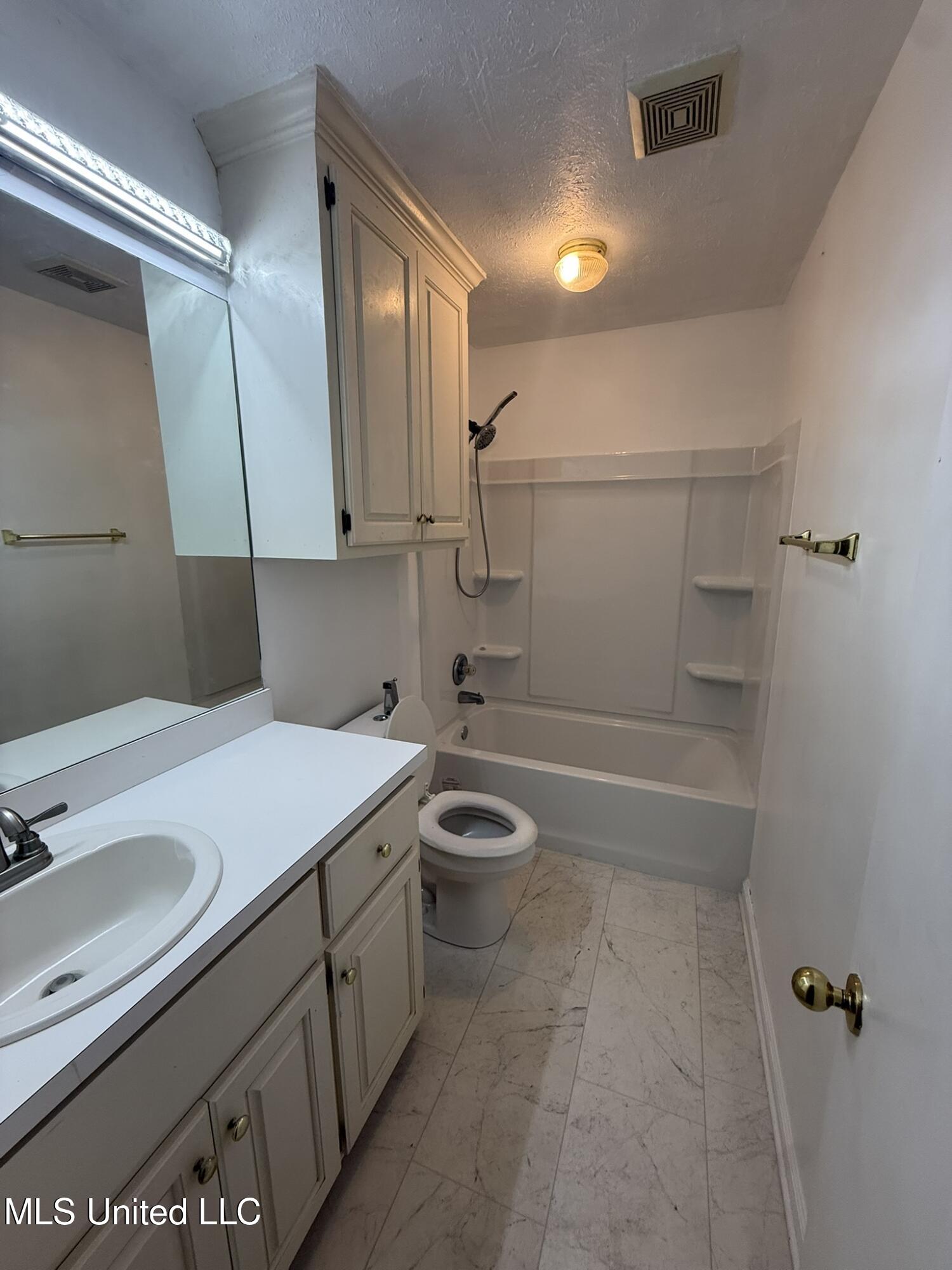 1017 Craig Circle Ridgeland, MS 39157 - Photo 9 of 17 IMG_1704