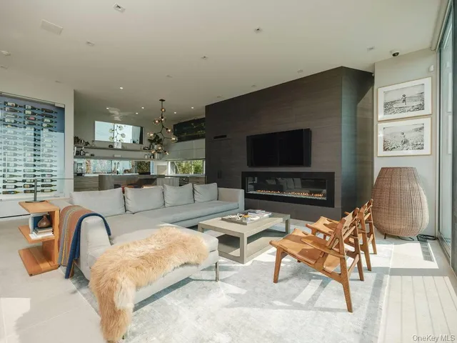 $5,995,000 | 445 Glen Court, Cutchogue, NY 11935