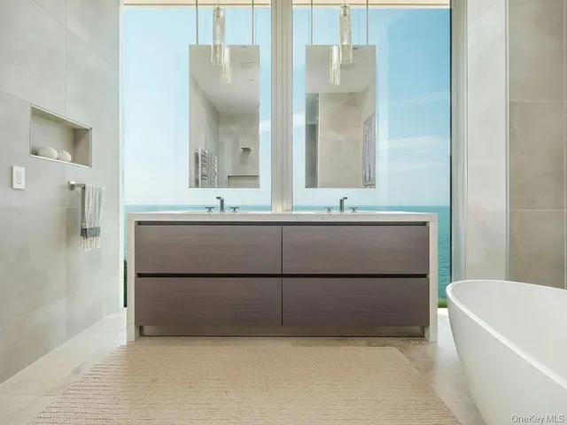 $5,995,000 | 445 Glen Court, Cutchogue, NY 11935