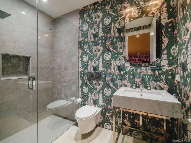 $5,995,000 | 445 Glen Court, Cutchogue, NY 11935