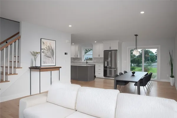 $655,000 | 5 Recess Lane, Warwick, RI 02889