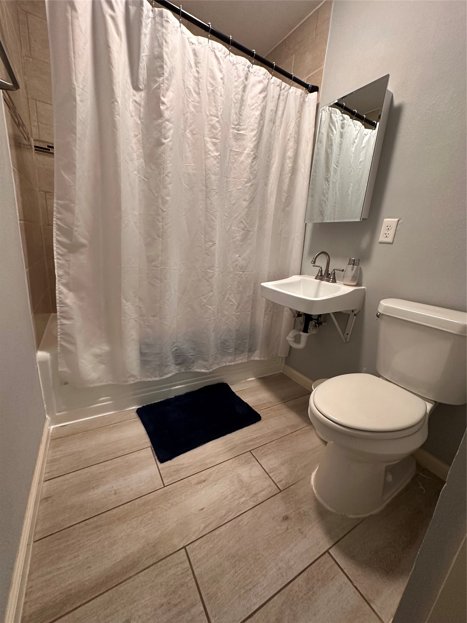 4302 Polk Street, Unit 5 Houston, TX 77023 - Photo 8 of 8