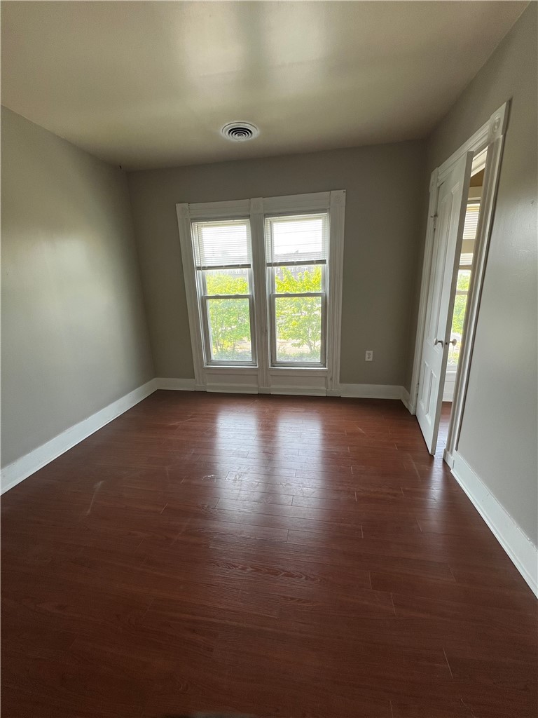 188-190 Charlotte Street, Unit 188 Rochester, NY 14607 - Photo 9 of 46 190 Up Bedroom 1