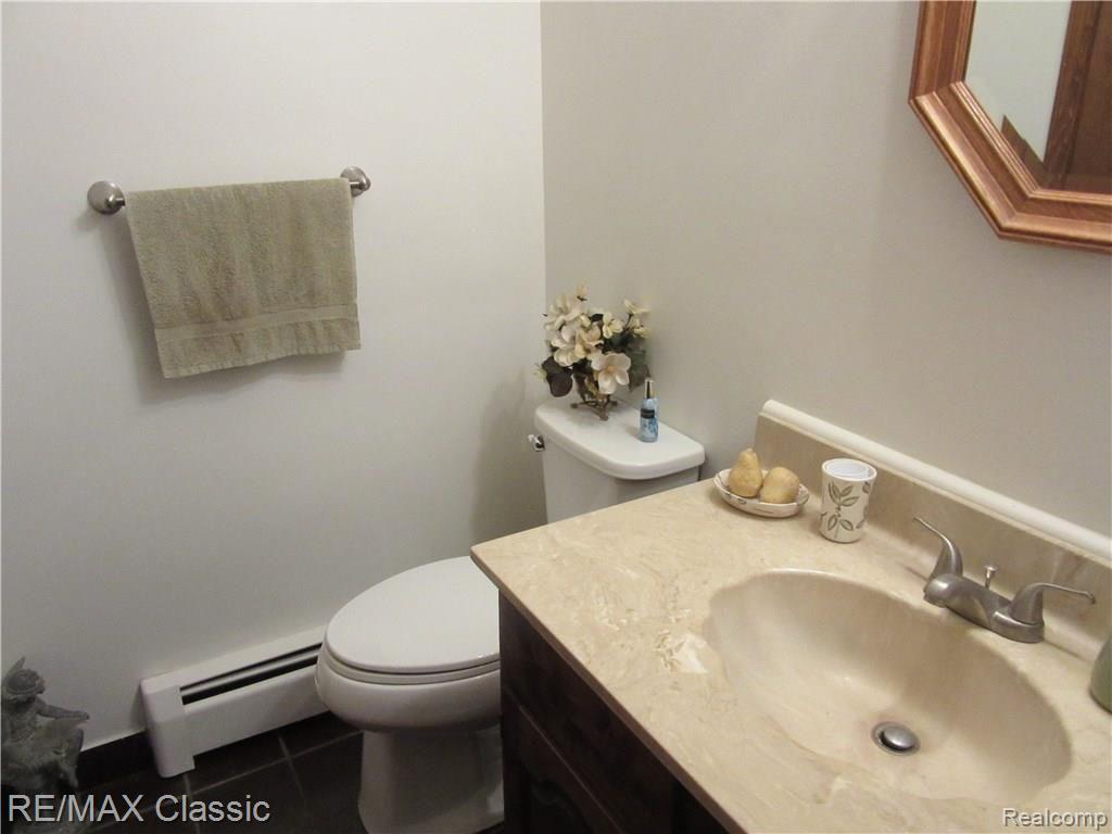 3169 Middle Road Highland, MI 48357 - Photo 9 of 24 3169 Middle Rd 006.JPG
