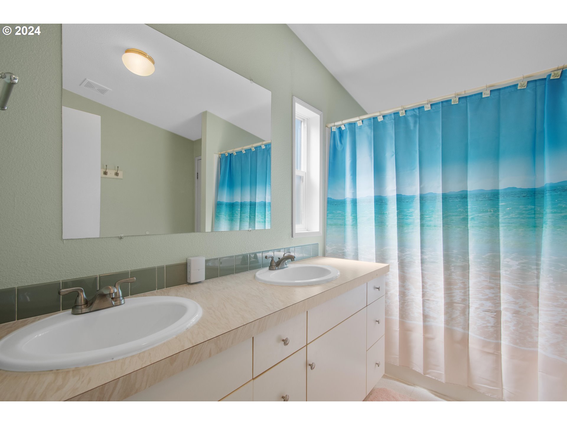 30572 Brownlee Road Rainier, OR 97048 - Photo 20 of 25 Bathroom, Attached