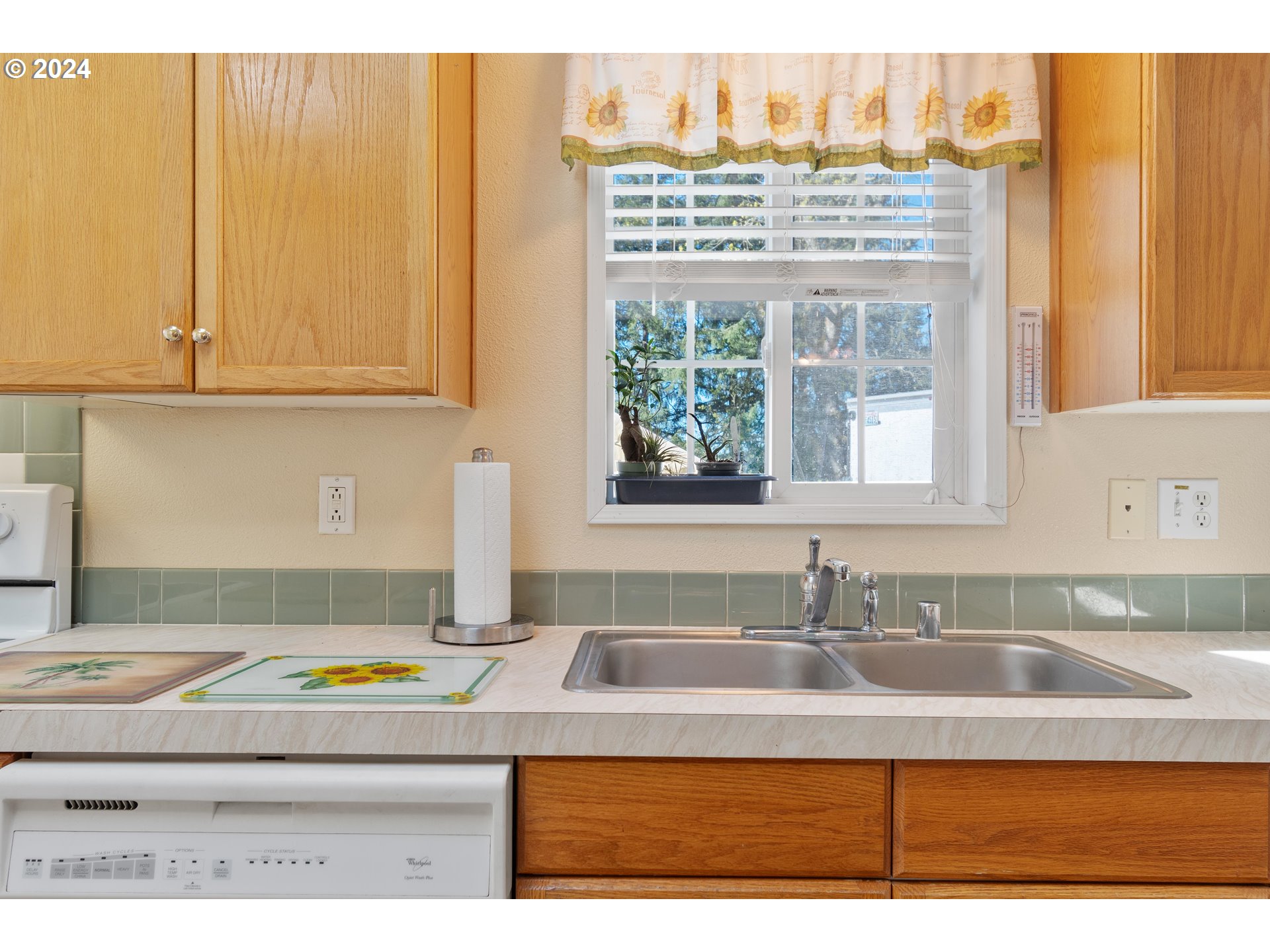 30572 Brownlee Road Rainier, OR 97048 - Photo 9 of 25 Kitchen