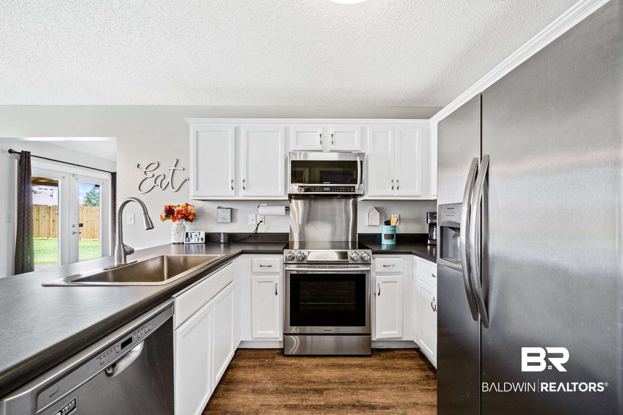 1416 Thames Drive Foley, AL 36535 - Photo 9 of 25 Kitchen