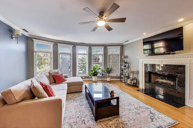 $599,000 | 1012 North Wood Street, Unit 2, Chicago, IL 60622