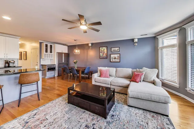 $599,000 | 1012 North Wood Street, Unit 2, Chicago, IL 60622