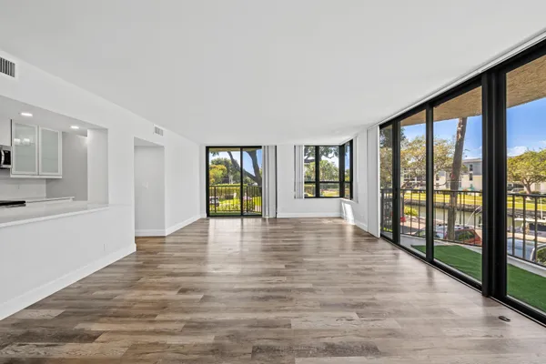 $3,800 | 799 Jeffery Street, Unit 202, Boca Raton, FL 33487