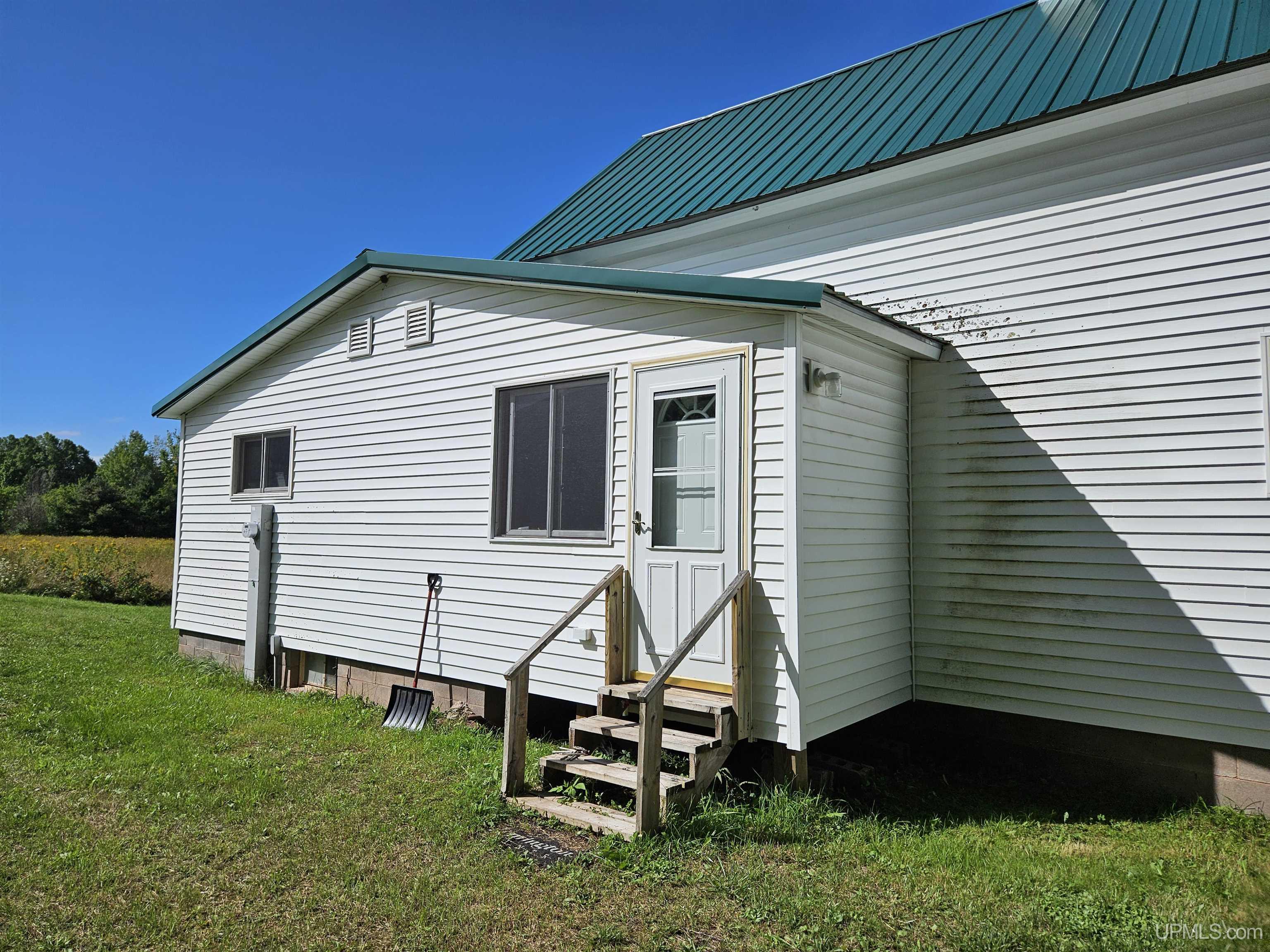 19253 Mountain View Road Ontonagon, MI 49953 - Photo 2 of 21 Gallery Image 2