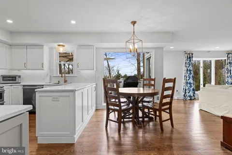 $950,000 | 8 Harrow Circle, Wayne, PA 19087