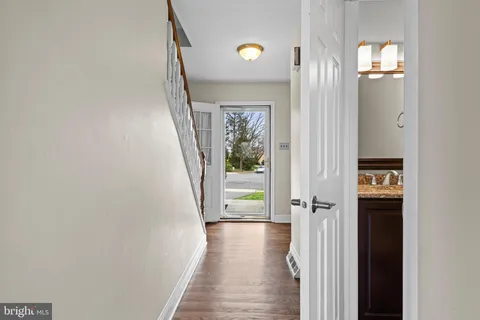 $950,000 | 8 Harrow Circle, Wayne, PA 19087