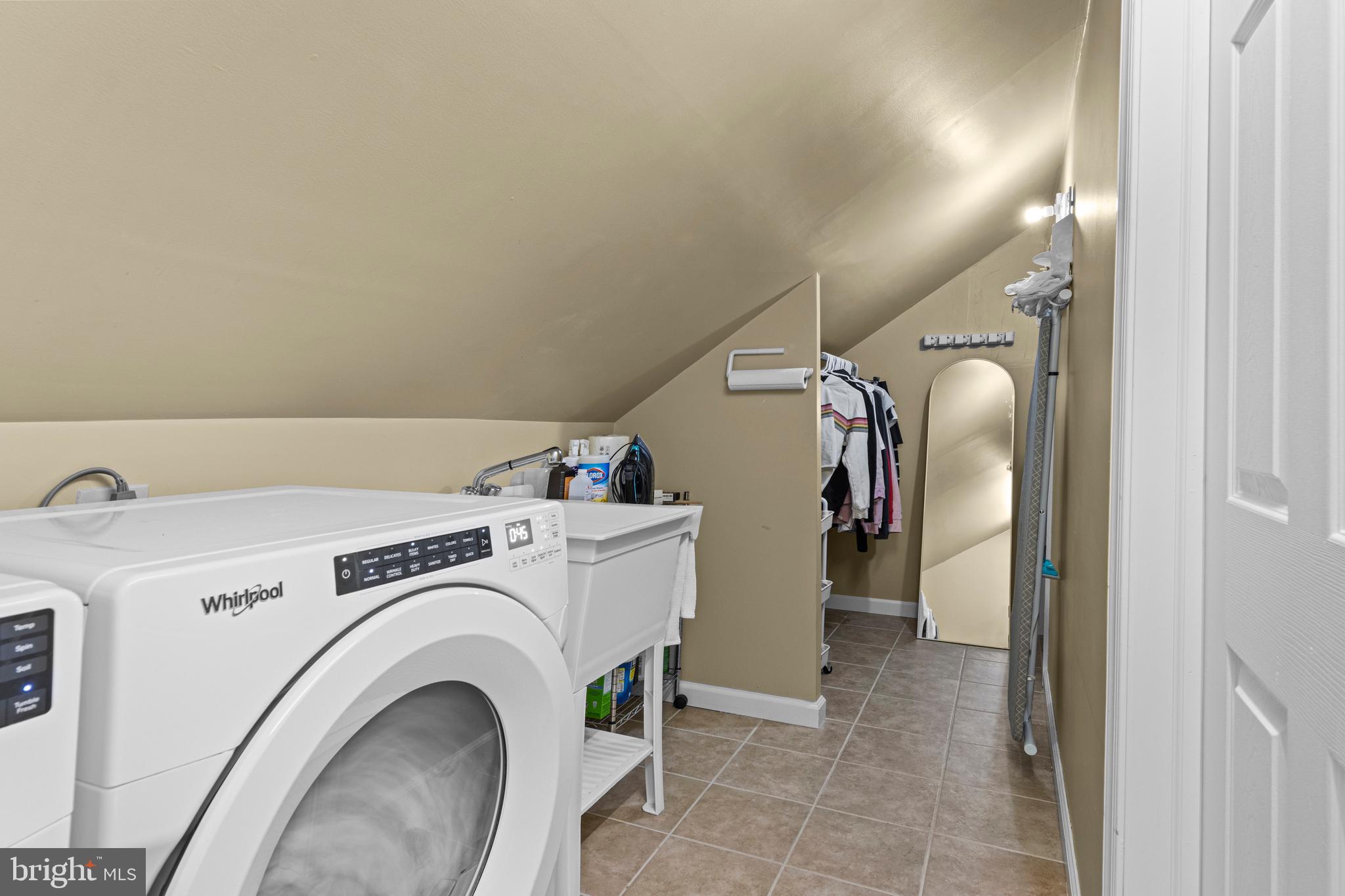 8 Harrow Circle Wayne, PA 19087 - Photo 34 of 45 Laundry Room