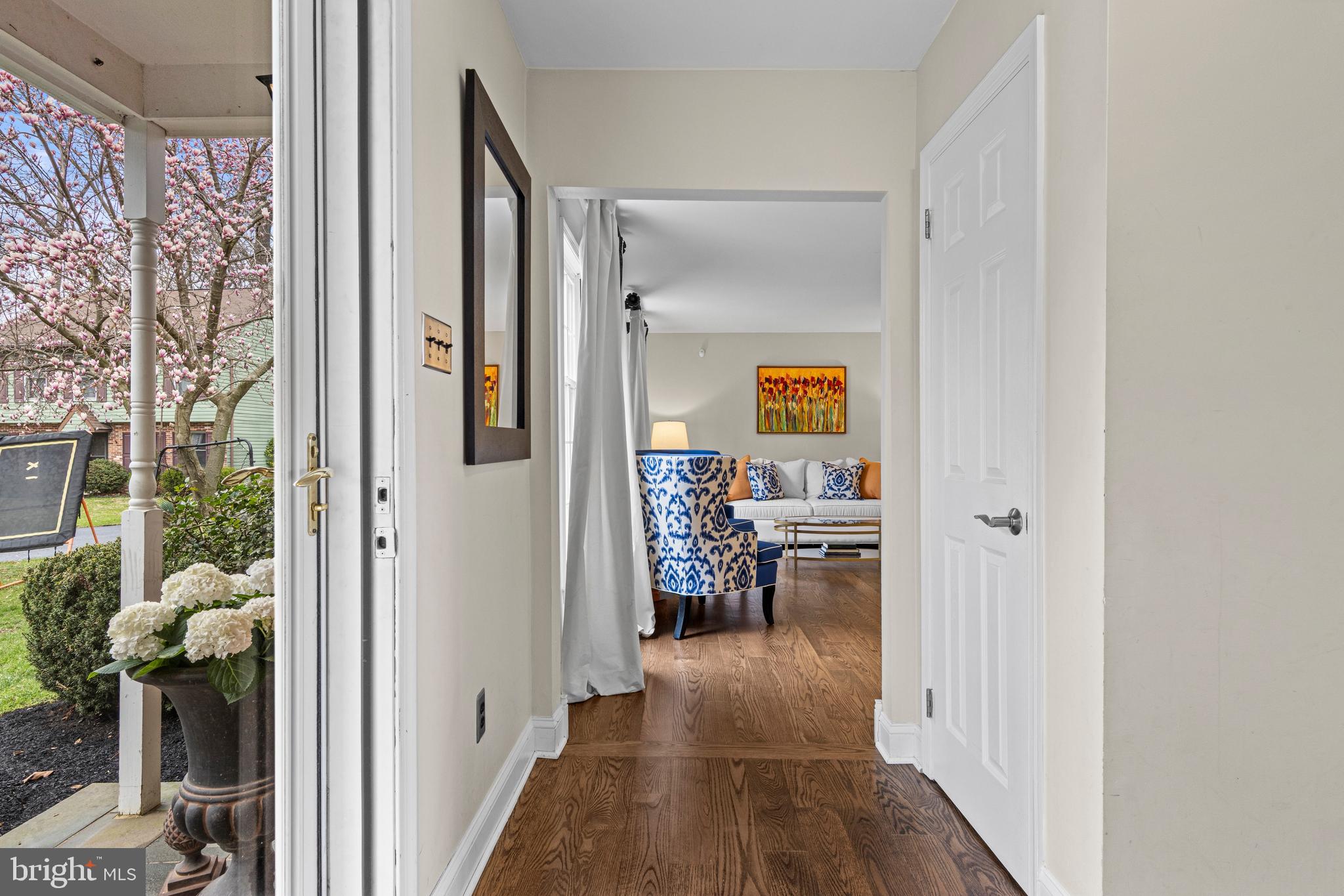 8 Harrow Circle Wayne, PA 19087 - Photo 5 of 45 Foyer