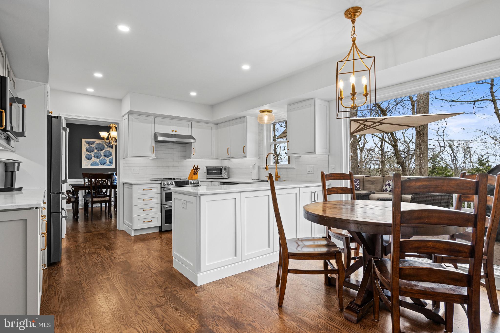 8 Harrow Circle Wayne, PA 19087 - Photo 9 of 45 Kitchen & Breakfast Area