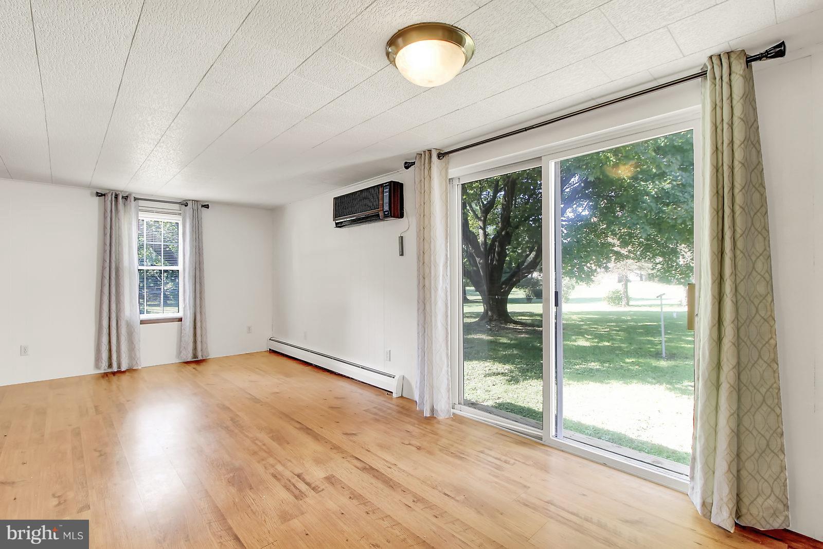 5043 Fairfield Road Fairfield, PA 17320 - Photo 11 of 28 Family Room