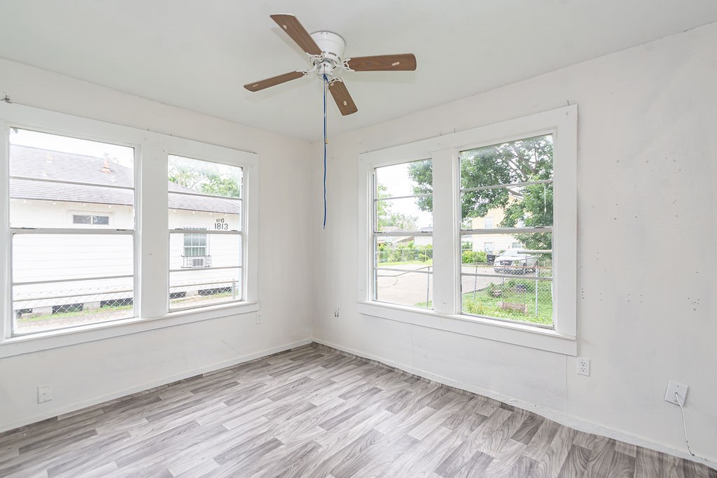 1817 McDaniel Street Houston, TX 77093 - Photo 13 of 48