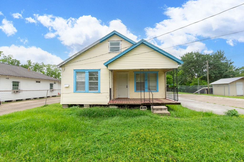 1817 McDaniel Street Houston, TX 77093 - Photo 3 of 48