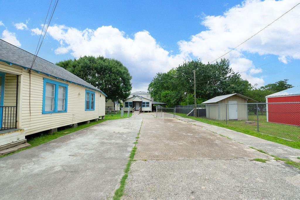 1817 McDaniel Street Houston, TX 77093 - Photo 43 of 48