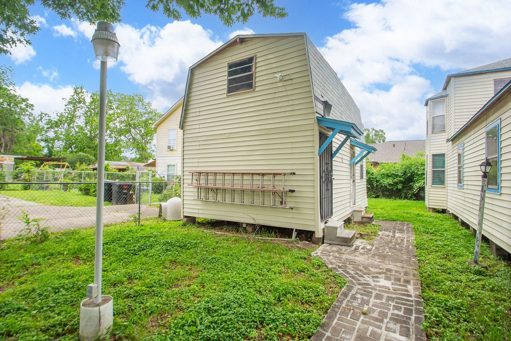 1817 McDaniel Street Houston, TX 77093 - Photo 46 of 48