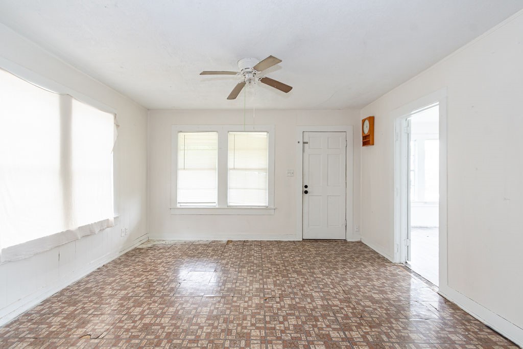 1817 McDaniel Street Houston, TX 77093 - Photo 8 of 48