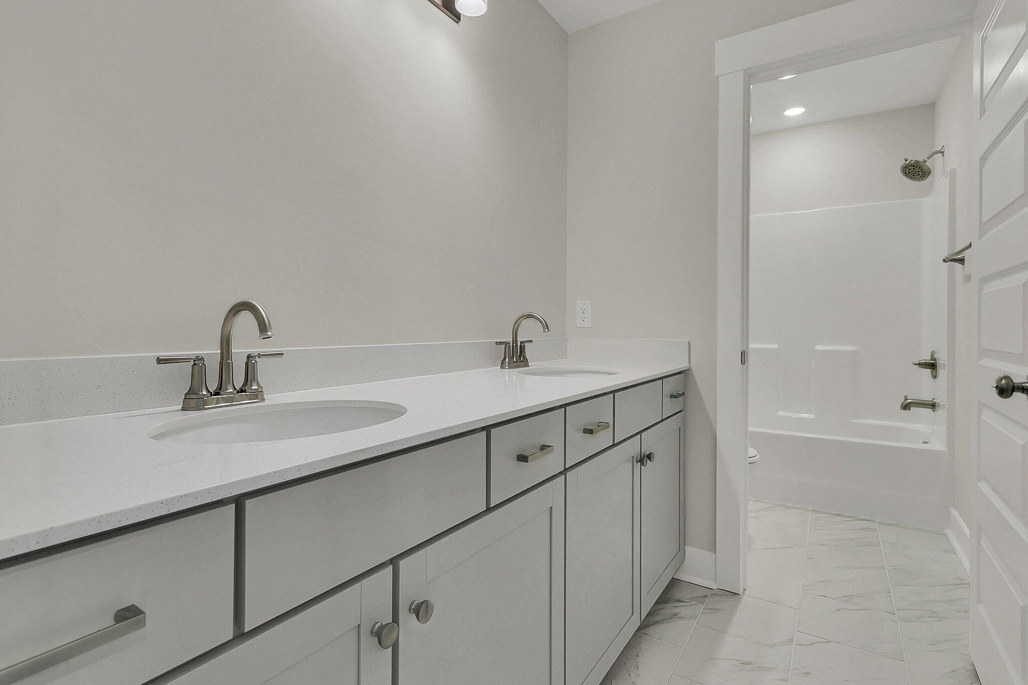 132 Grange Circle Summerville, SC 29486 - Photo 22 of 35 FMWeb21