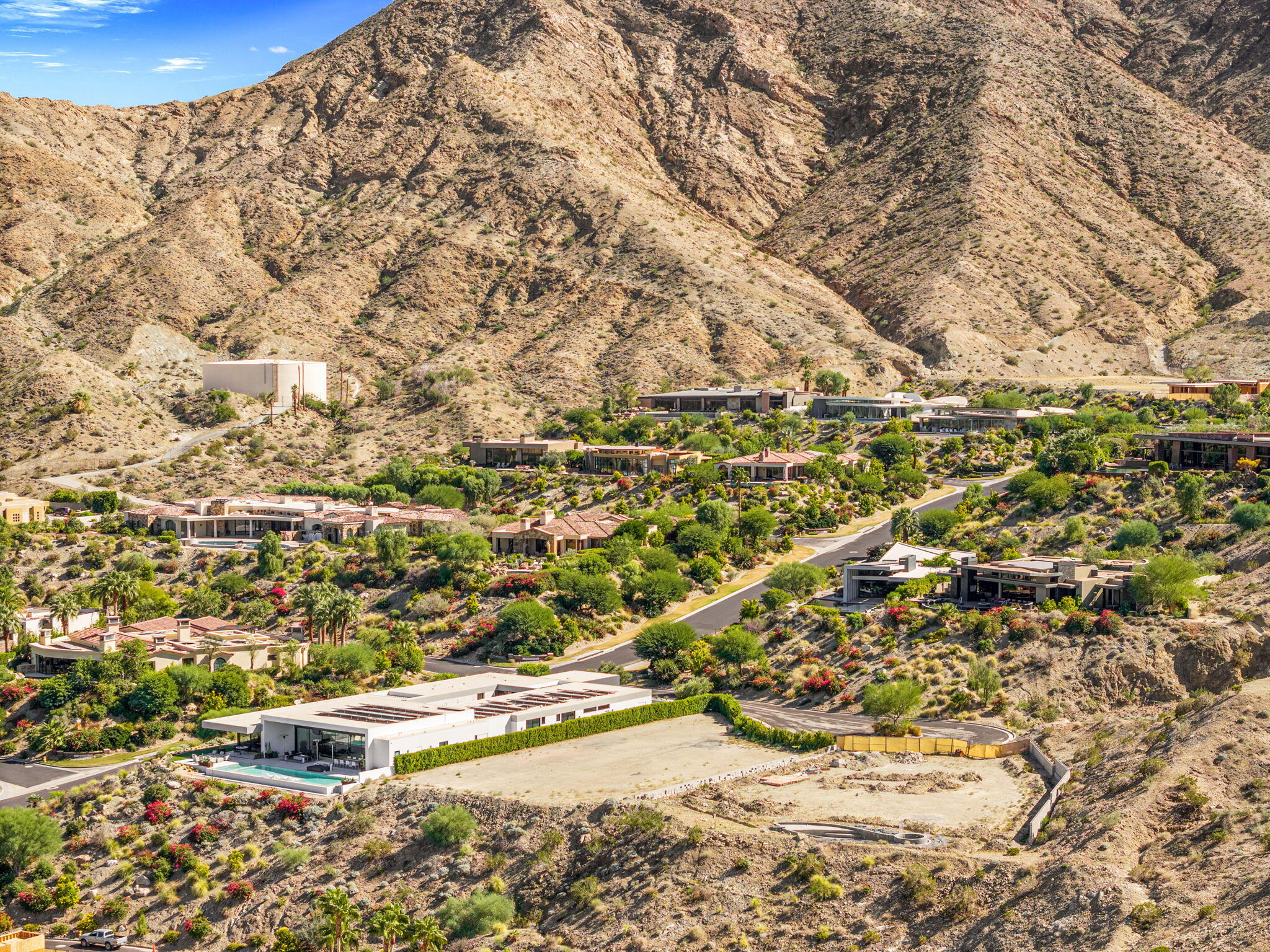 33 Granite Ridge Road Rancho Mirage, CA 92270 - Photo 22 of 29 a view of a yard with wooden fence