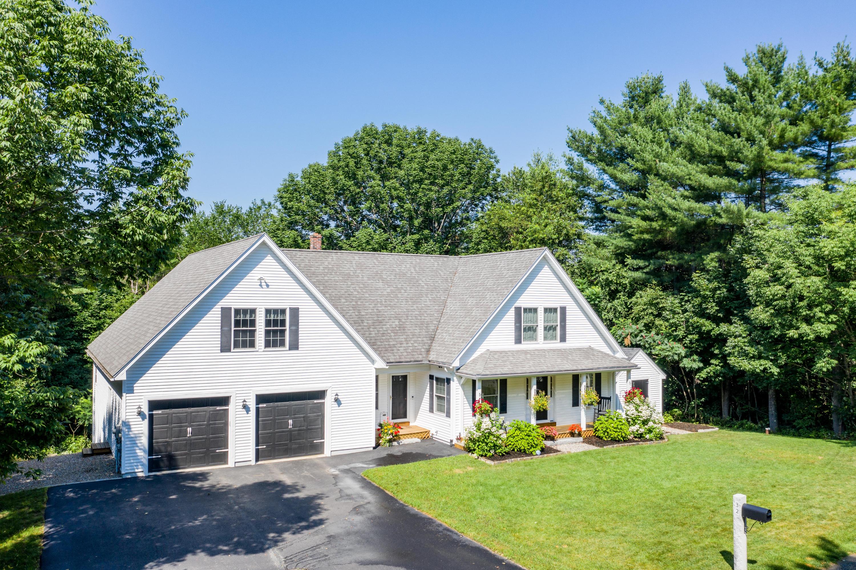 32 Infiniti Way Auburn, ME 04210 - Photo 2 of 36 02. FrontLeftExt