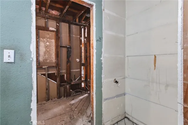 a view of utility room