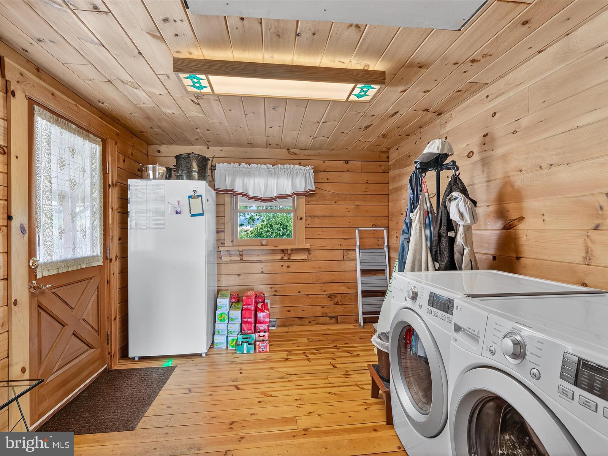 975 Cold Springs Road Elizabethtown, PA 17022 - Photo 20 of 56 a utility room with dryer and washer